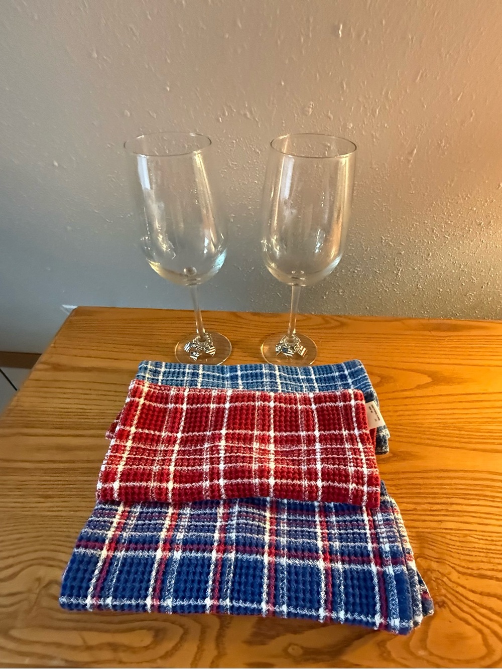 Wine Glass Charms & Dish Towels. Perfect for patriotic gatherings!